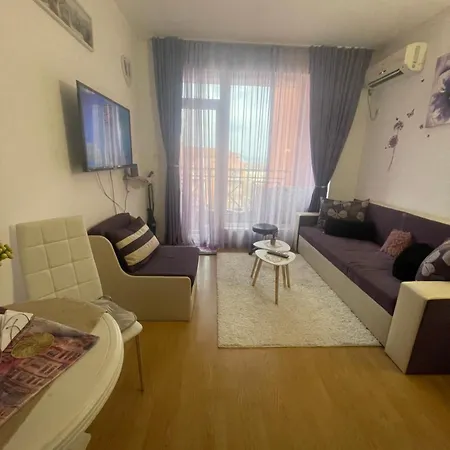 студио Sunny Day 6 Sunny